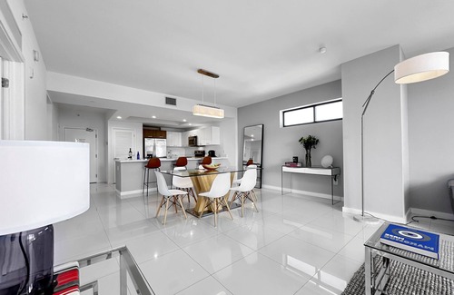 Bay Harbor Islands Apartment | Bay Breeze Premium Apartments By Eskape Collection