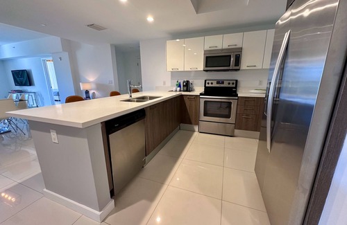 Bay Harbor Islands Apartment | Bay Breeze Premium Apartments By Eskape Collection