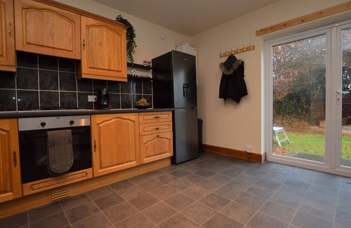 Innellan Cottage | Bay Cottage, quiet location, pet friendly, spa bath, great value for money.