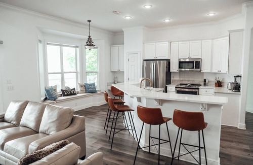 Miramar Beach House | Bay Dreaming-Waterfront-Weddings-Pet Friendly