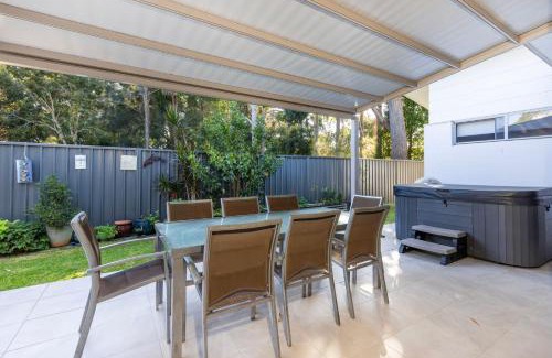 Callala Bay House | Bay Gem - Pet Friendly with Spa