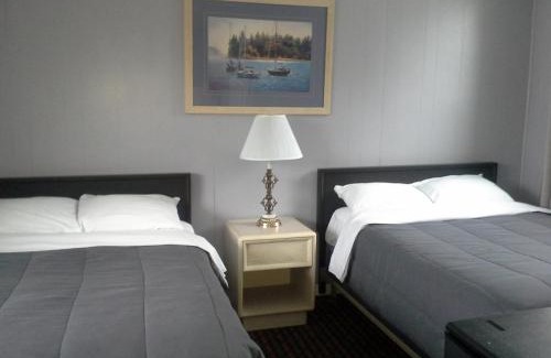 Timiskaming District Hotel | Bay Lake Inn - Frontiersman Motel