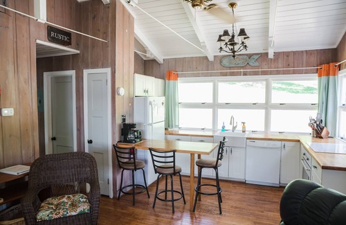 Steele Creek House | Bay protected big water get away. Sunsets! Pontoon boat available by request.
