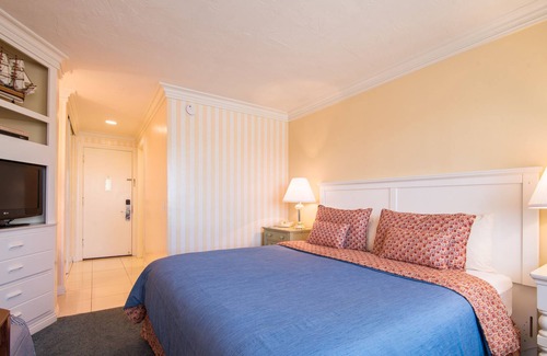 Balboa Peninsula Hotel | Bay Shores Peninsula Hotel