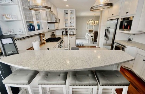 A-Zone House | Bay side house just three blocks to the Beach