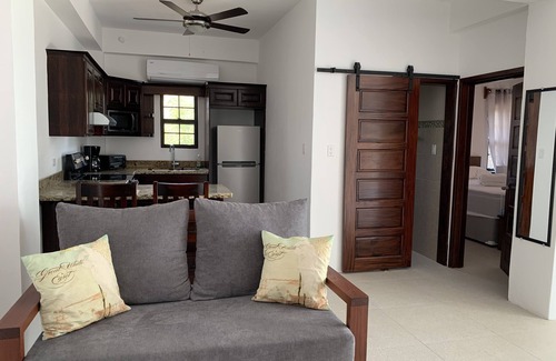 Caye Caulker Apartment | Bay Towers Hotel