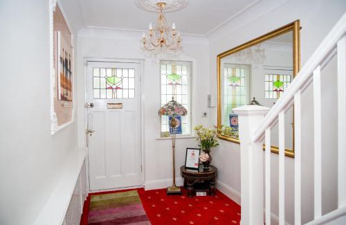 Arnos Grove Bed & Breakfast | Bay Tree House Bed & Breakfast