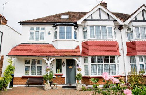 Arnos Grove Bed & Breakfast | Bay Tree House Bed & Breakfast