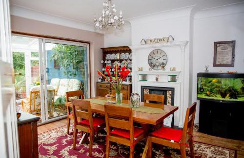 Arnos Grove Bed & Breakfast | Bay Tree House Bed & Breakfast