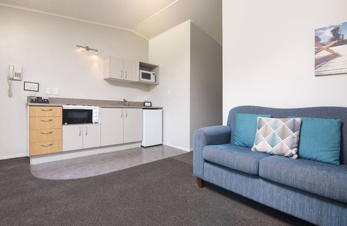 Waikawa Bay Hotel | Bay Vista Waterfront Motel Picton