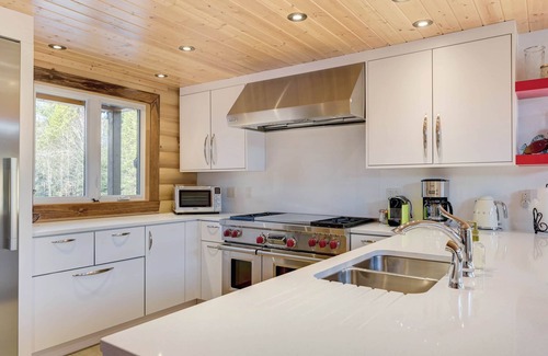 Amherst Ski Chalet | Baycliff Kanata Tremblant (257)