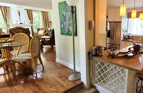 Bayfield House | BAYFIELD LUXURY VACATION/CORPORATE RETREAT STEPS AWAY FROM HISTORIC MAIN STREET