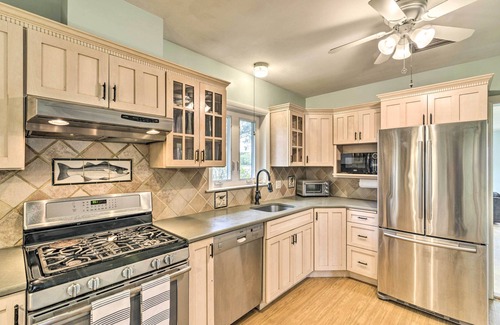 Davis Wharf House | Bayfront Retreat w/Game Room + Outdoor Pool!