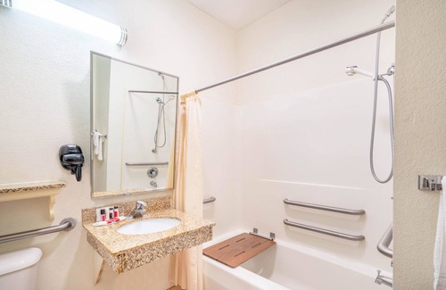 Albany Hotel | Baymont by Wyndham Albany
