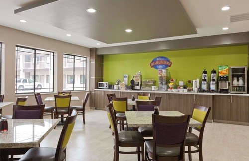 Bryan Hotel | Baymont by Wyndham Bryan College Station