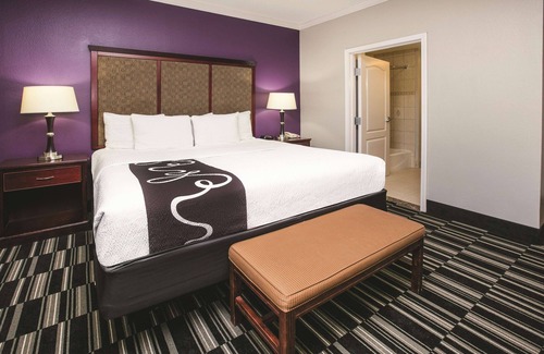 DeSoto Hotel | Baymont by Wyndham Dallas South-DeSoto