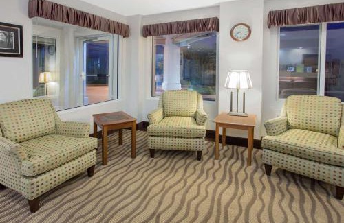 Freeport Hotel | Baymont by Wyndham Freeport