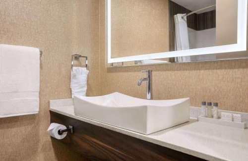 Medicine Hat Hotel | Baymont by Wyndham Medicine Hat