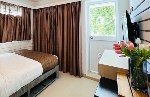 Islands District Hotel | Bayshore Inn