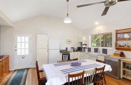 Hardys Bay House | Bayside Bliss | Water Views & WIFI
