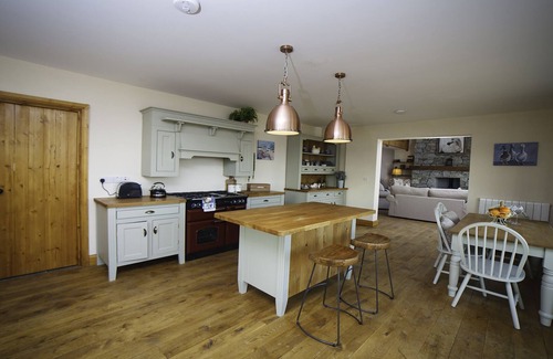 Cashel Cottage | BaySide Cottage "On the Shores of this Western Paradise"