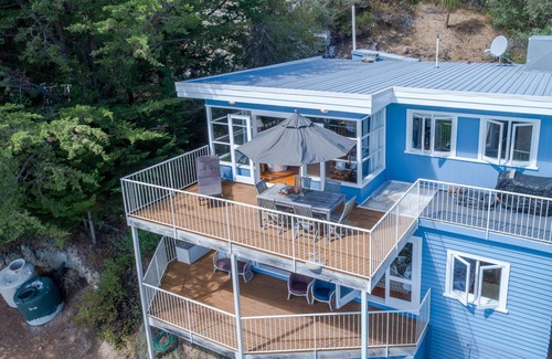 Diamond Harbour House | BAYVIEW BEAUTY - CHARTERIS BAY HOLIDAY HOME in Charteris Bay