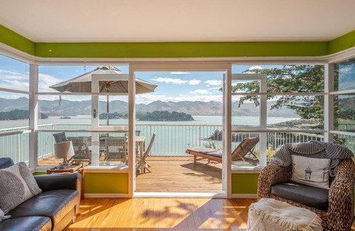 Diamond Harbour House | BAYVIEW BEAUTY - CHARTERIS BAY HOLIDAY HOME in Charteris Bay