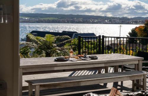 Two Mile Bay House | Bayview Lake Taupo