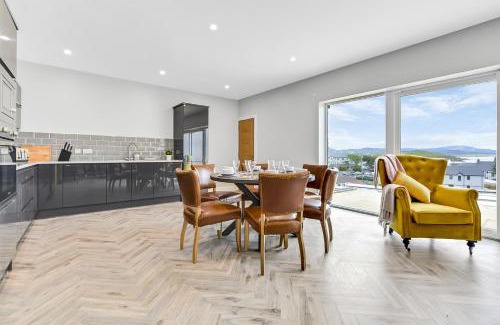 Downings Apartment | BayView Luxury 3 Bedroom Apartment First Floor