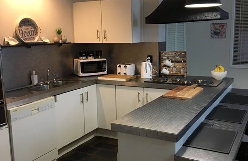 Lemon Tree Passage House | Bayview water front holiday rental.