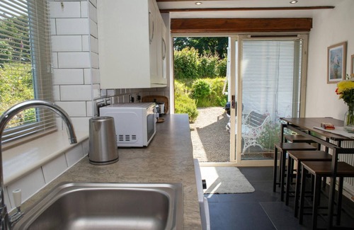 Crymych Cottage | Bayvil, Newport - Four Bedroom Cottage, Sleeps 8
