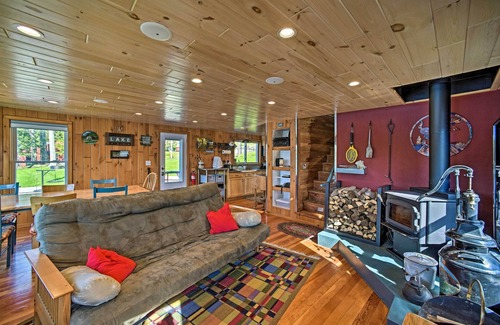 Milford Cottage | BBQ Ready: Lakeside Milford Home w/Paddleboat