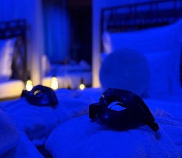 Lodz Apartment | BDSM SWING KLIMA Apartamenty Lustra super wygodne łóżko , huśtawka ,dla dorosłych ADULTS ONLY