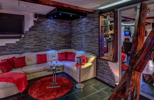 Schmerikon Apartment | BDSM vacation apartment with wellness oasis - Masterroom Switzerland
