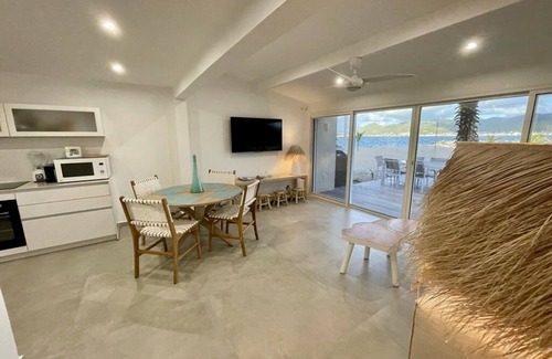 Nettle Bay Villa | Beach front fabulous new all renovated unit 3 bedrooms 3 Baths, pools see view