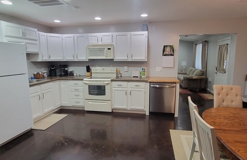 Mountain Home House | Be on the waters of Lake Norfork or the White river in 8 minutes