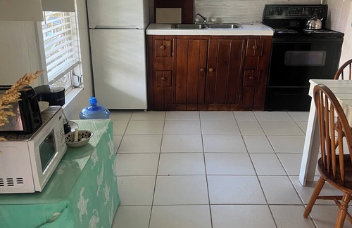 Cherokee House | Bea's Beach Cottage nCasuarina Point Abaco