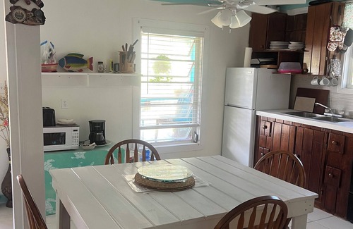 Cherokee House | Bea's Beach Cottage nCasuarina Point Abaco