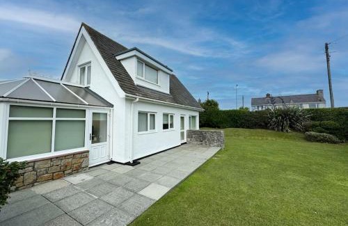 Trearddur Bay House | Beach Access-Ynys Cartref-4-Bed