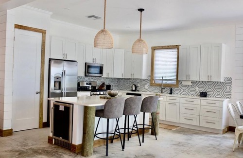 Treasure Cay House | Beach and Boaters Dream – New Build - 3bed/3 ½ bath Home w/Dock "Dragonfly"