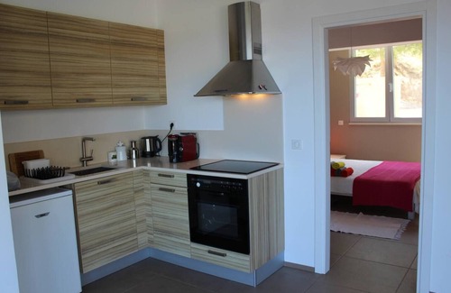 Pefki Apartment | Beach Apartment Tanja