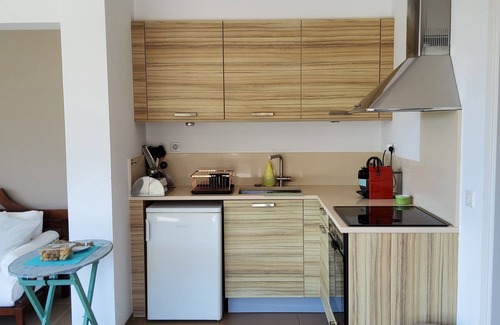 Pefki Apartment | Beach Apartment Tanja