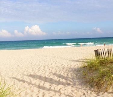 Lauderdale-by-the-Sea Apartment | Beach Aqualina Apartments