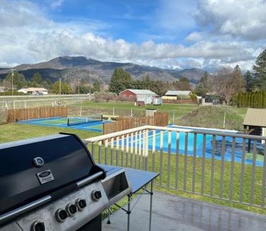 Grand Forks House | Beach Bed and Breakfast