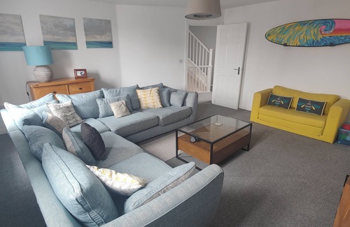 Port Talbot House | Beach Break Aberavon Large Seaside House sleeps 8 South Wales