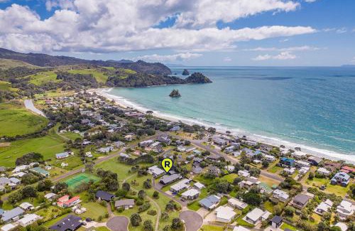 Whangapoua House | Beach Break Bach - Whangapoua Holiday Home