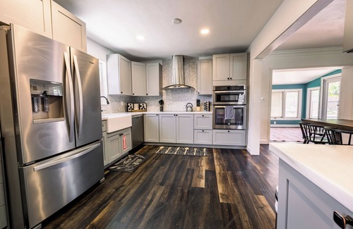 Pompano Beach House | Beach Breeze Inn–Theater, Pool, Arcade, & Fire Pit-Close to Ocean