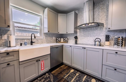 Pompano Beach House | Beach Breeze Inn–Theater, Pool, Arcade, & Fire Pit-Close to Ocean