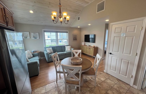 Lavallette House | Beach bungalow that can sleep up to 6! 4 minute walk to the beach!