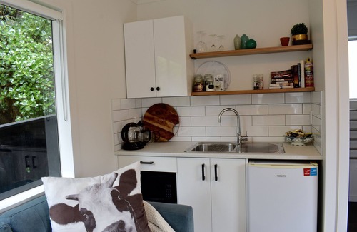 Paraparaumu Beach House | Beach, Cafes, Golf, Sun & Privacy at Paraparaumu Beachside Studio w sea view